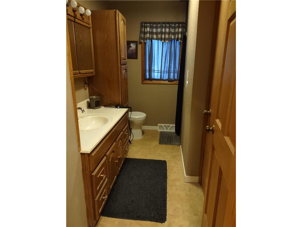 842 Western Avenue Madison MN 56256 7000450 image7