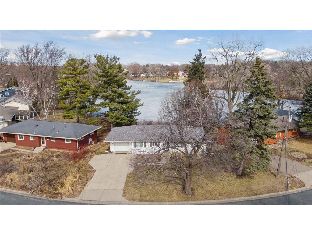 8420 Meadow Lake Road E New Hope MN 55428 - Meadow Lake 7032552 image1