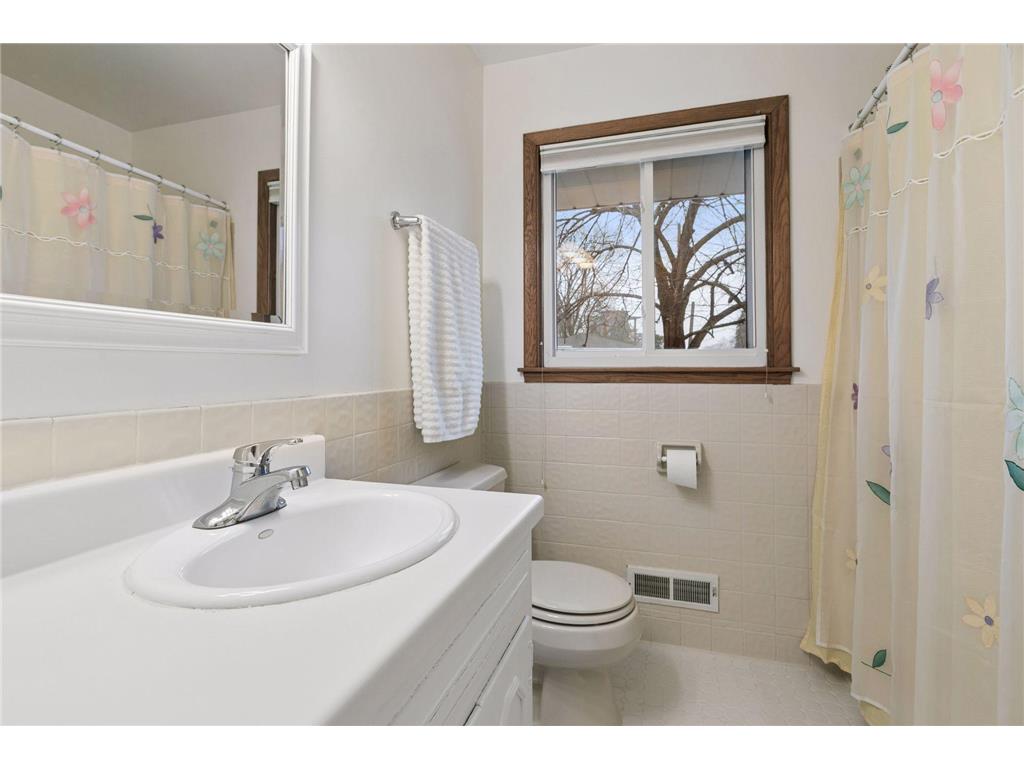 8420 Meadow Lake Road E New Hope MN 55428 - Meadow Lake 7032552 image16