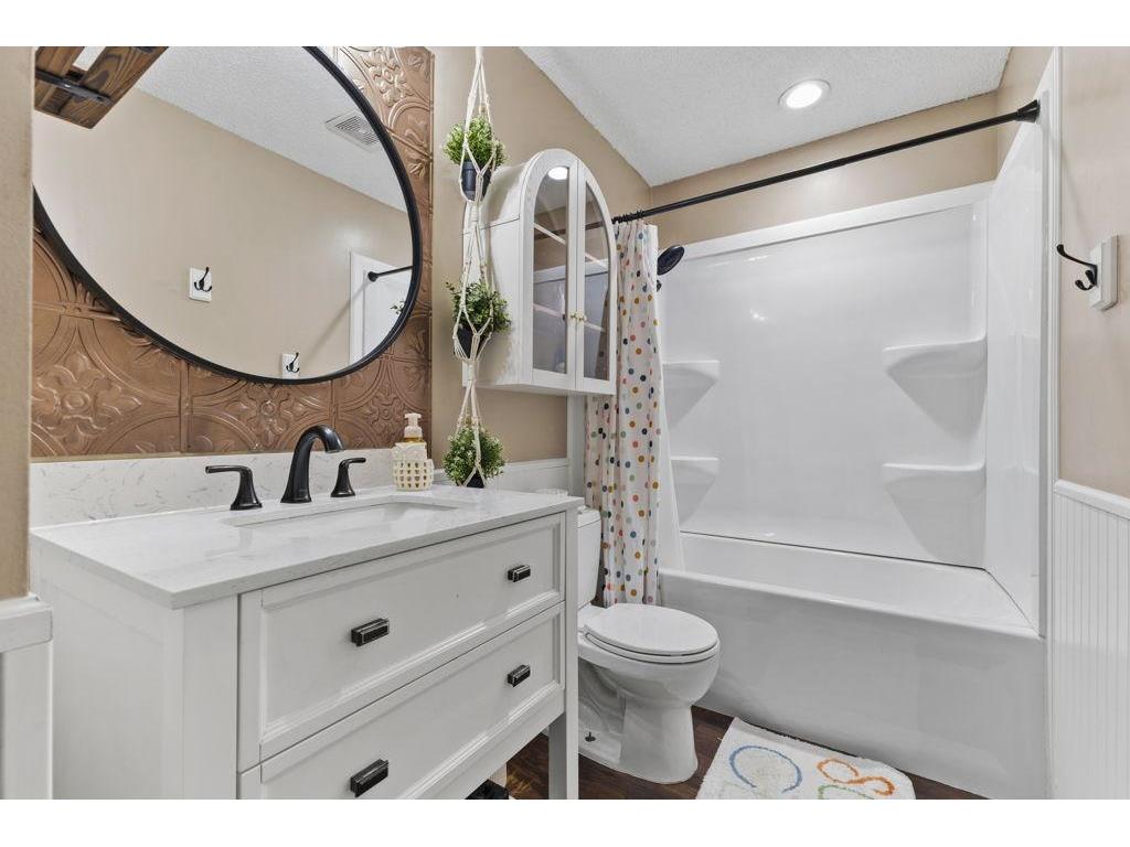 8430 Hiawatha Avenue Eden Prairie MN 55347 7091765 image17