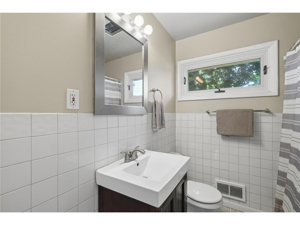 8430 Knox Avenue S Bloomington MN 55431 7083287 image16