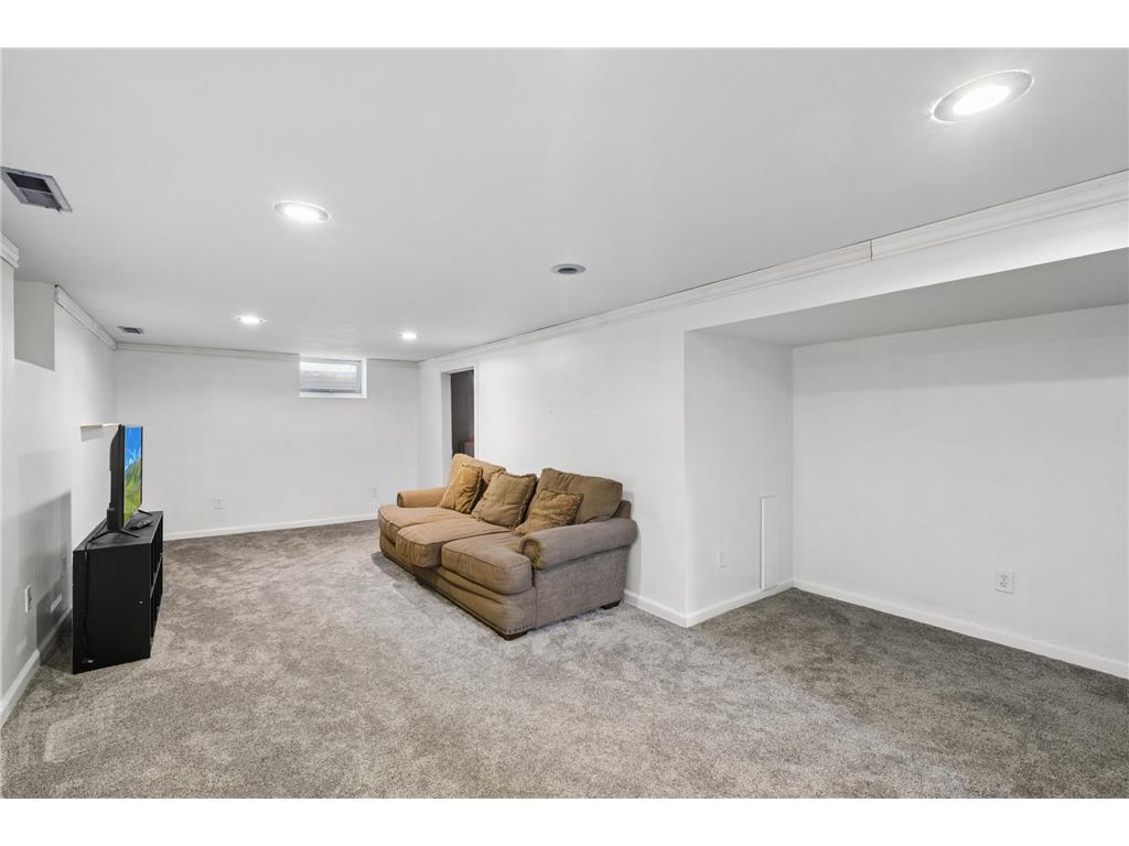8430 Knox Avenue S Bloomington MN 55431 7083287 image21