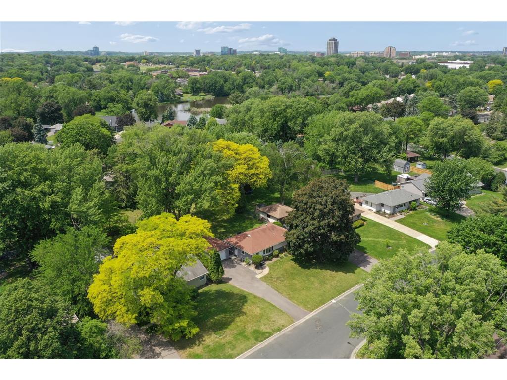 8430 Knox Avenue S Bloomington MN 55431 7083287 image28