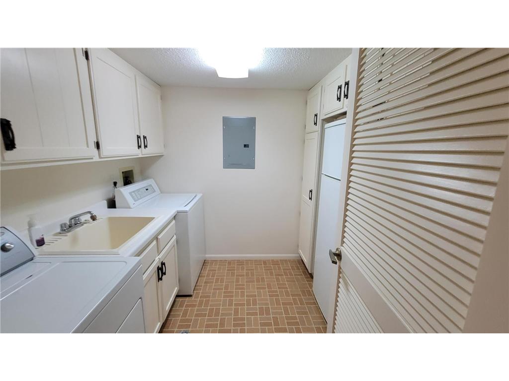 8430 Pennsylvania Road #109 Bloomington MN 55438 6743360 image12