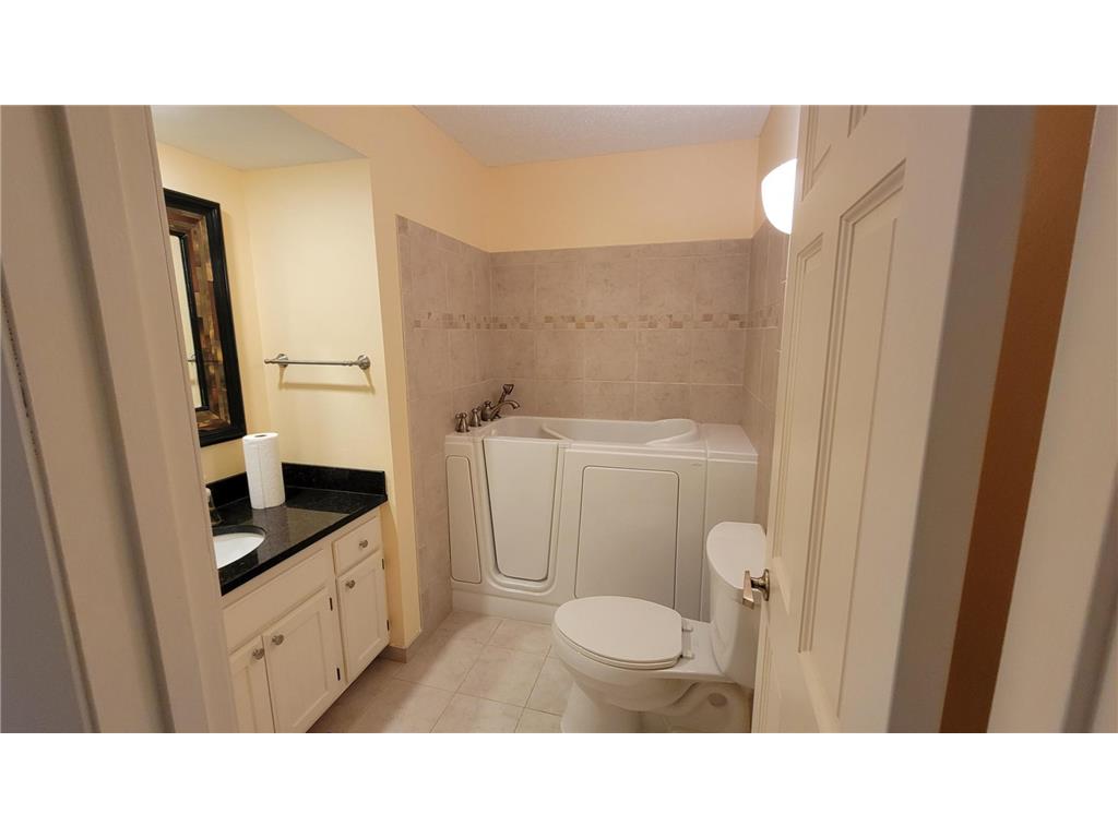 8430 Pennsylvania Road #109 Bloomington MN 55438 6743360 image9