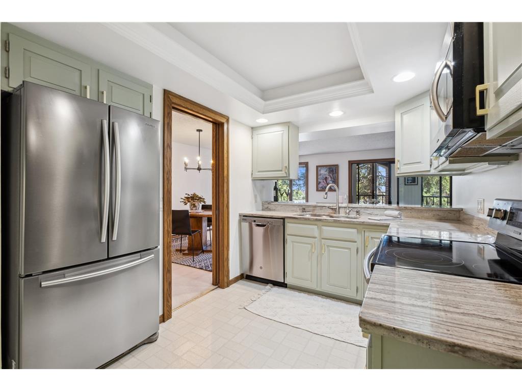 8430 Pennsylvania Road #202 Bloomington MN 55438 6364233 image1