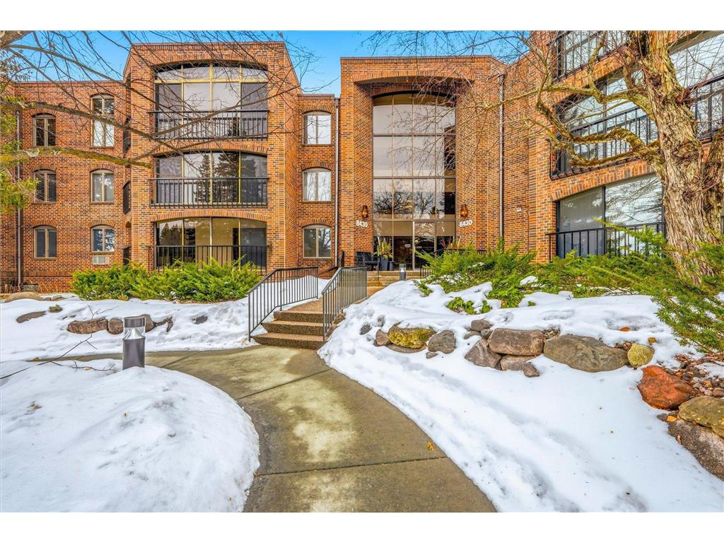 8430 Pennsylvania Road #216 Bloomington MN 55438 7020047 image1