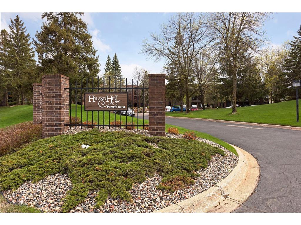 8430 Pennsylvania Road #311 Bloomington MN 55438 7028998 image1