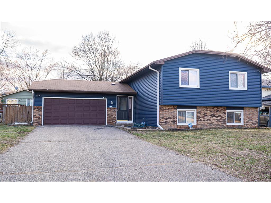 8431 Adair Avenue N Brooklyn Park MN 55443 7051991 image1