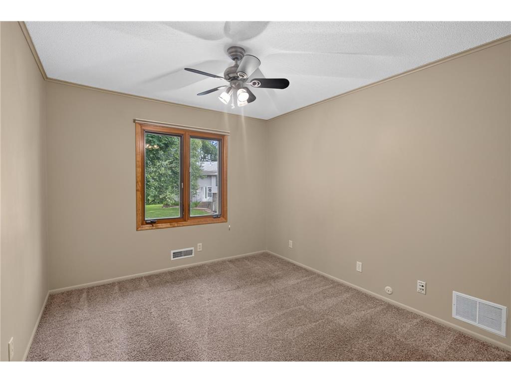 8432 W 100th Street Bloomington MN 55438 7093867 image11