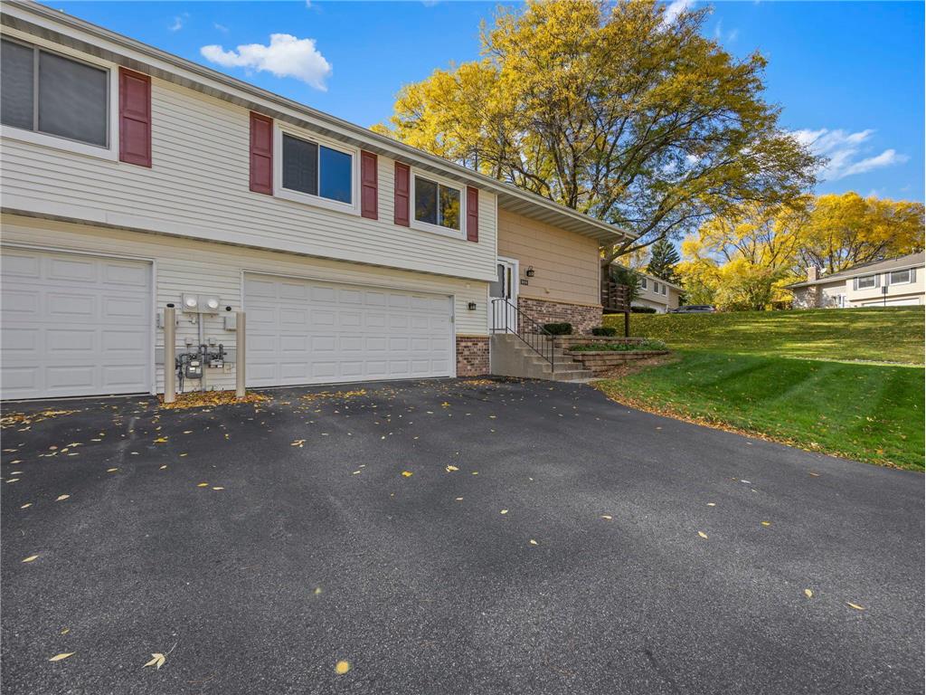 8434 W 97th Street Bloomington MN 55438 7004635 image1