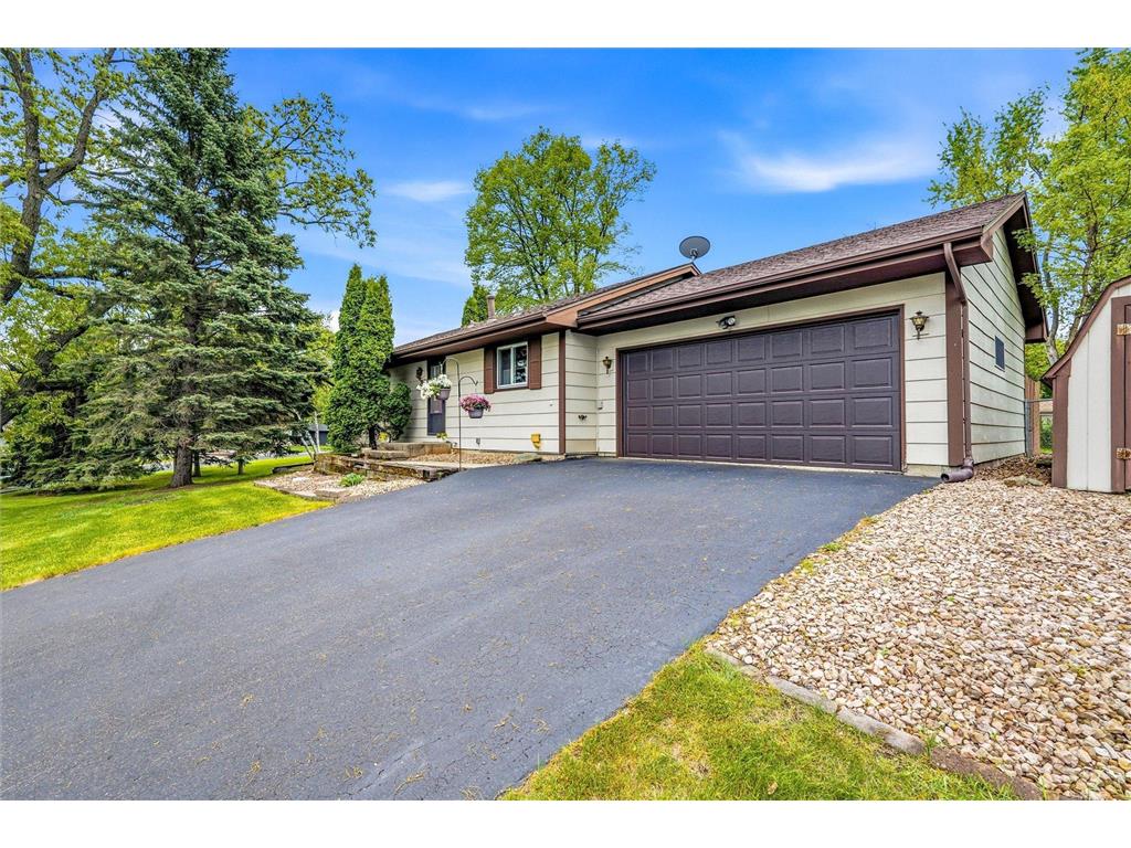 8435 Shadyview Lane N Maple Grove MN 55311 - Weaver 7001402 image2