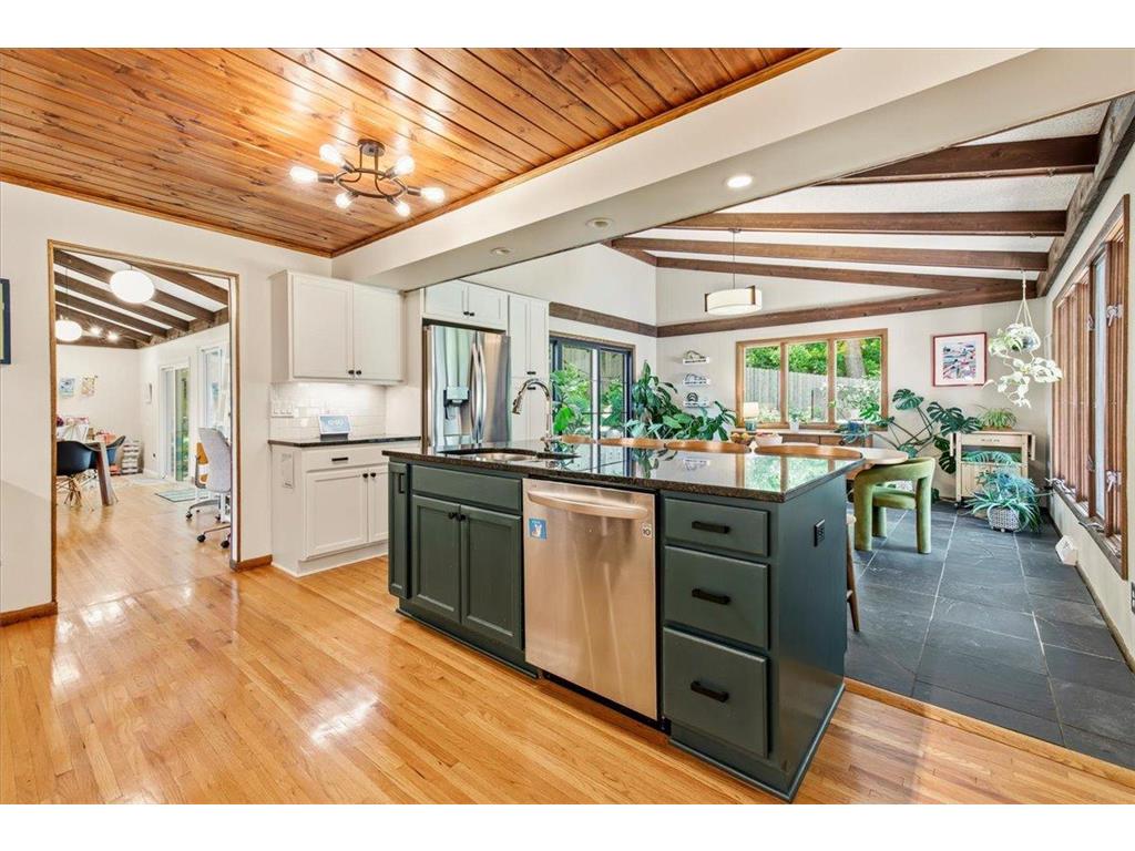 8435 Wesley Drive Golden Valley MN 55427 7093538 image2