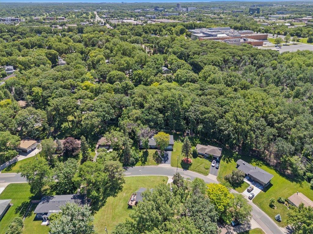 8435 Wesley Drive Golden Valley MN 55427 7093538 image48