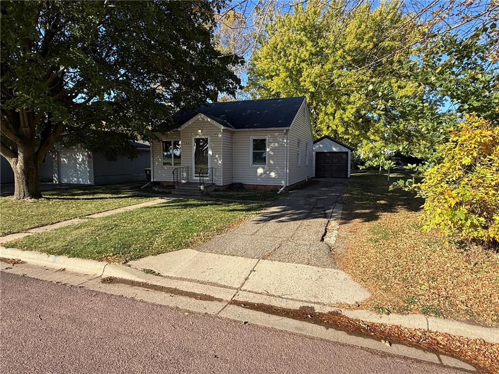 844 Cedar Avenue Westbrook MN 56183 6803281 image1