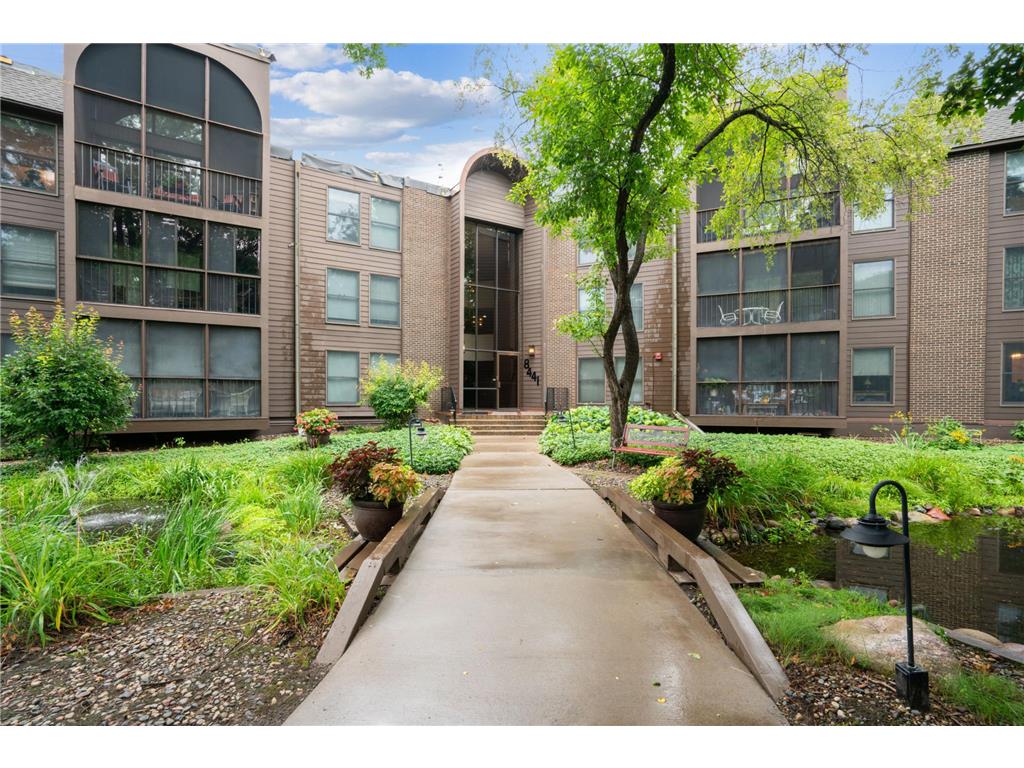 8441 Irwin Road #110 Bloomington MN 55437 7065032 image1