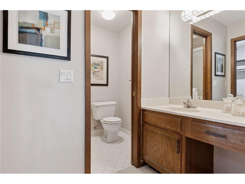 8441 Irwin Road #202 Bloomington MN 55437 6793572 image17