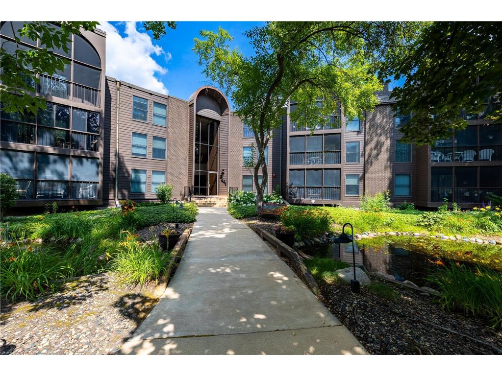 8441 Irwin Road #219 Bloomington MN 55437 6711962 image1