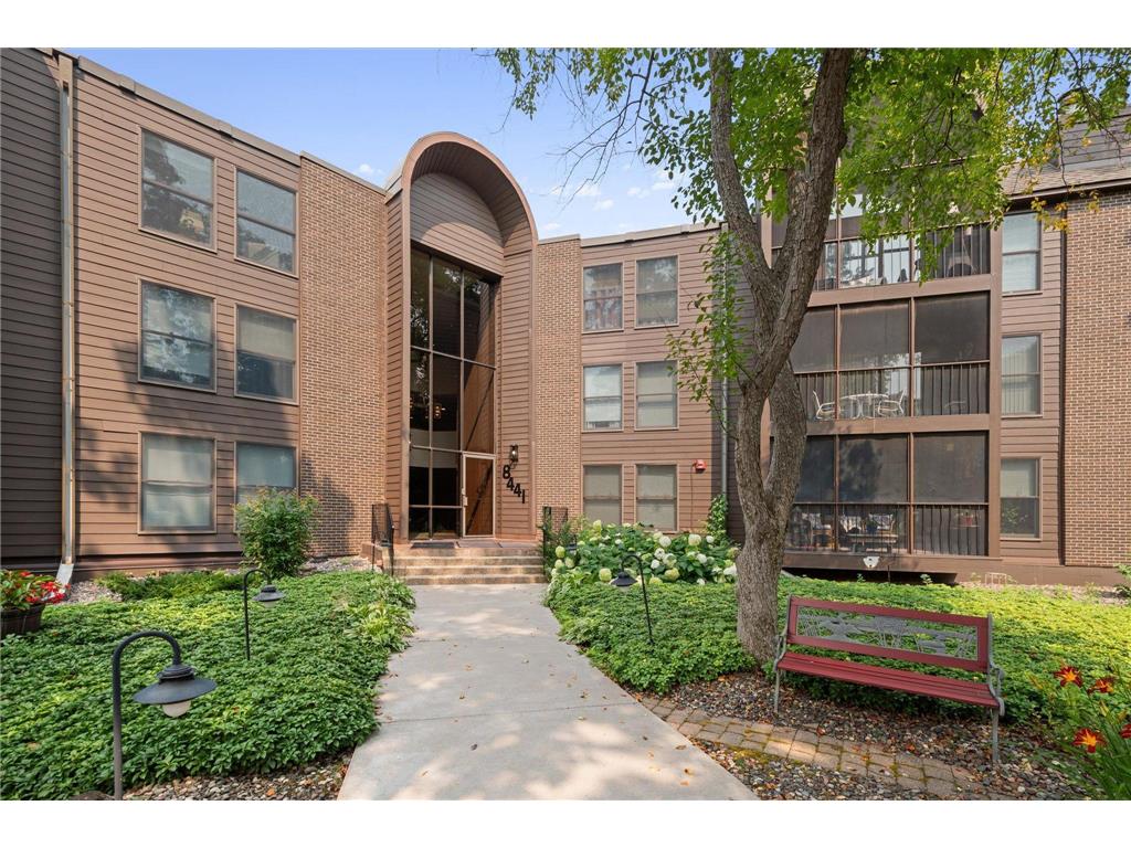 8441 Irwin Road #316 Bloomington MN 55437 6646859 image1