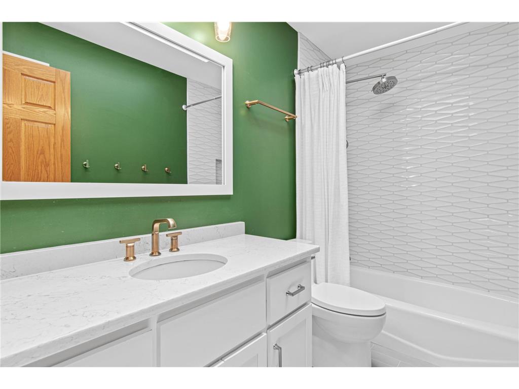 8441 W Lake Drive Chanhassen MN 55317 7106639 image20