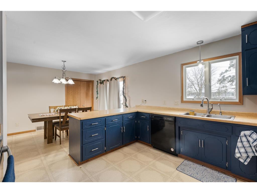 845 3rd Avenue NW Plainview MN 55964 6825535 image17