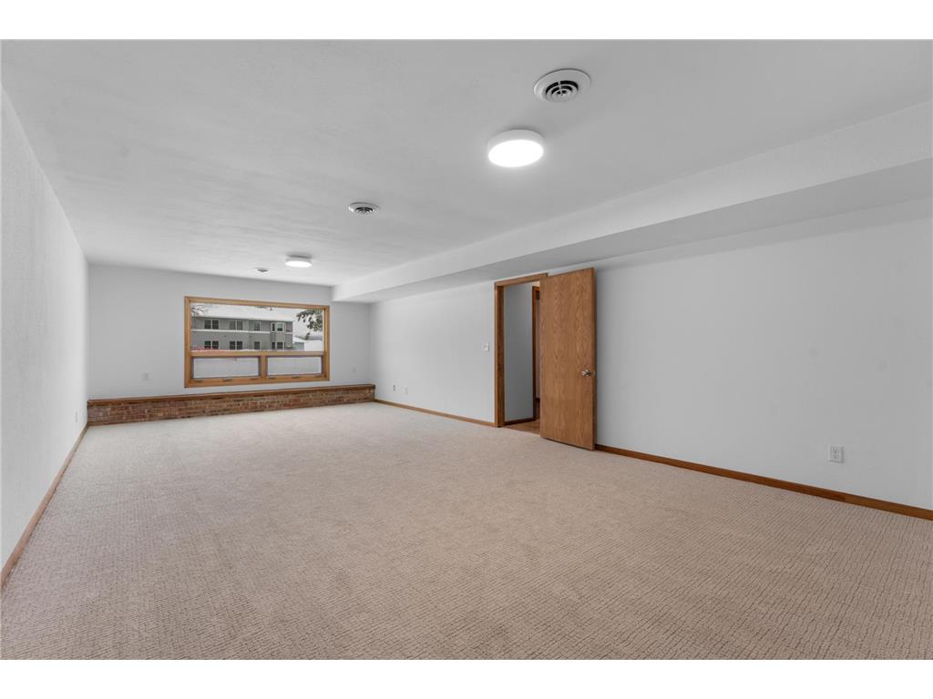 845 3rd Avenue NW Plainview MN 55964 6825535 image9