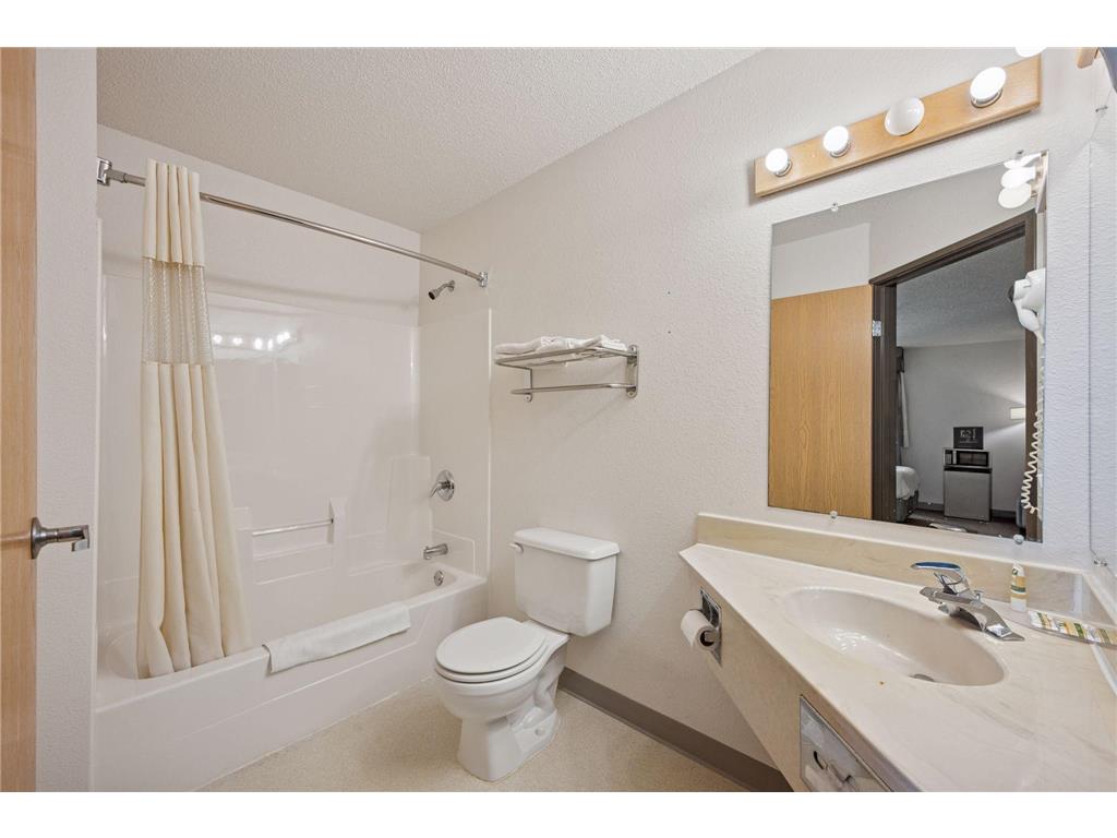 845 US 212 W Granite Falls MN 56241 6682091 image40