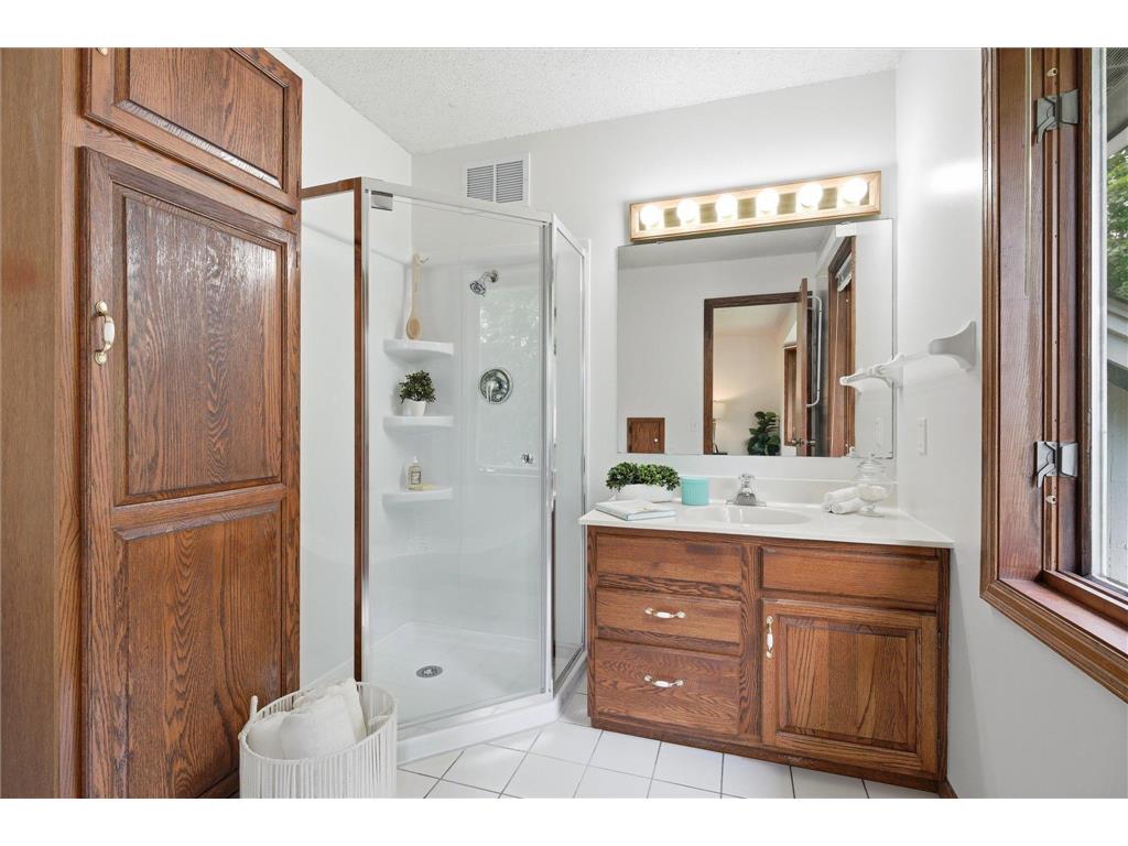 8452 Monterey Court Eden Prairie MN 55347 7039579 image16