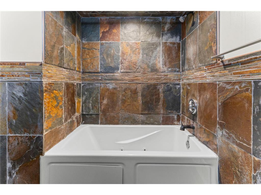 8460 Westbend Road Golden Valley MN 55427 7104885 image21