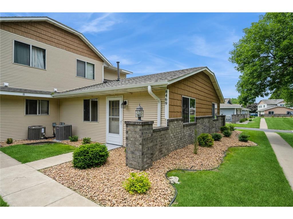 8469 S Pond Trail Champlin MN 55316 6809617 image1