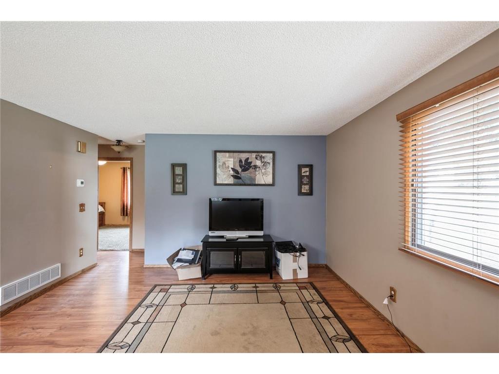 8469 S Pond Trail Champlin MN 55316 6809617 image5