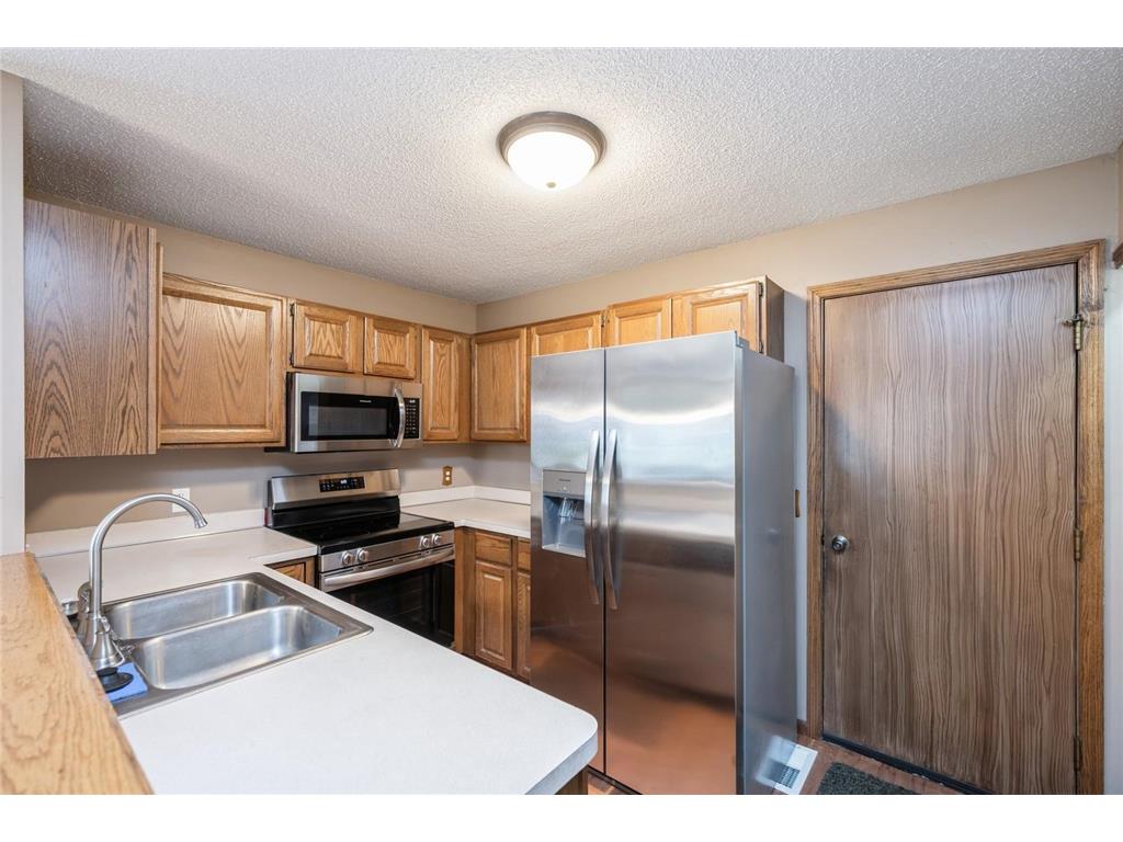 8469 S Pond Trail Champlin MN 55316 6809617 image7