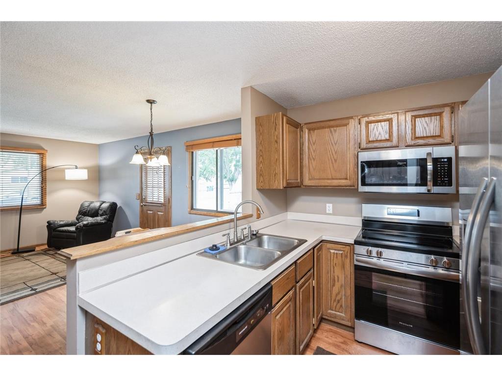 8469 S Pond Trail Champlin MN 55316 6809617 image9