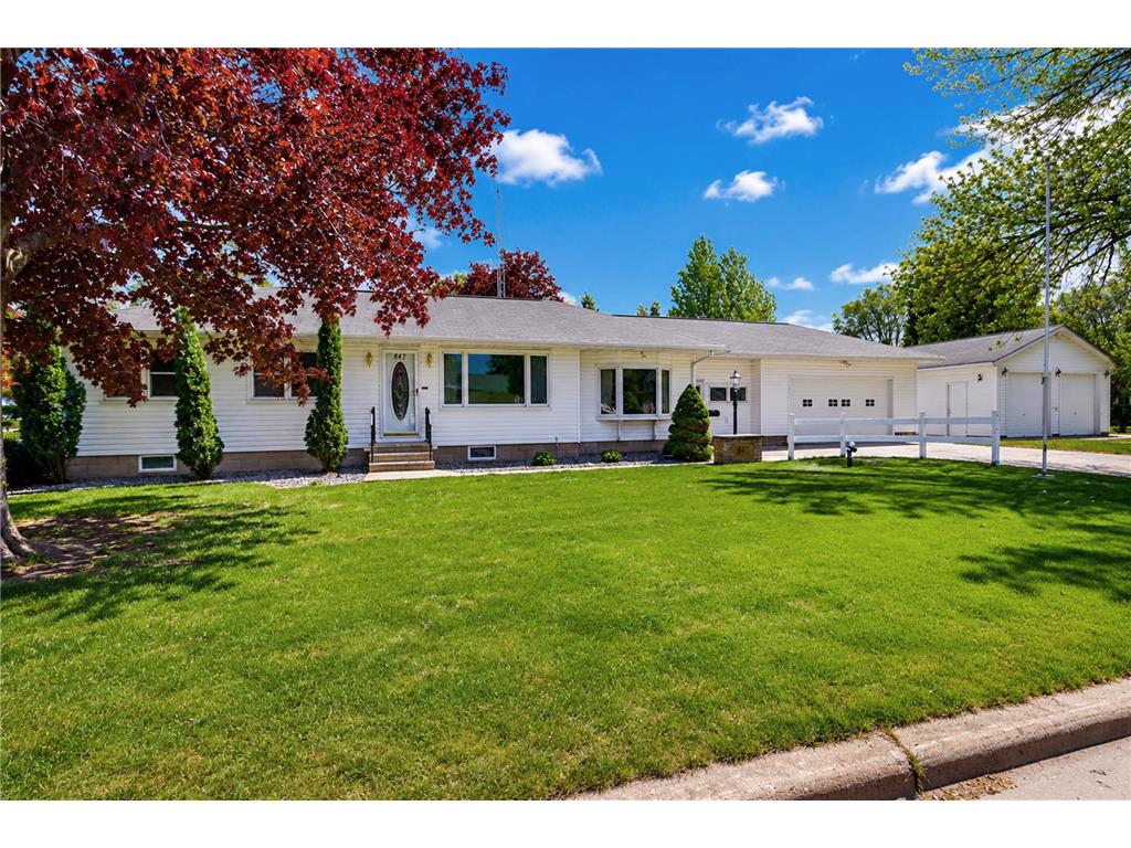 847 17th NE Owatonna MN 55060 7066240 image1