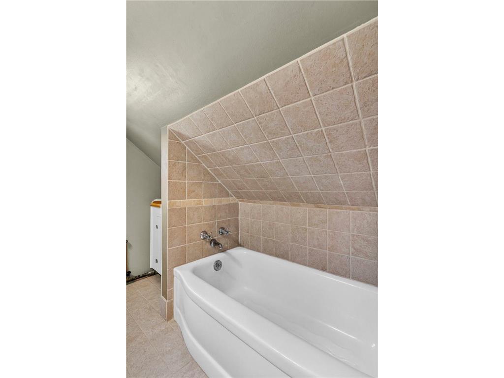 847 Ashland Street S Cambridge MN 55008 7065611 image25