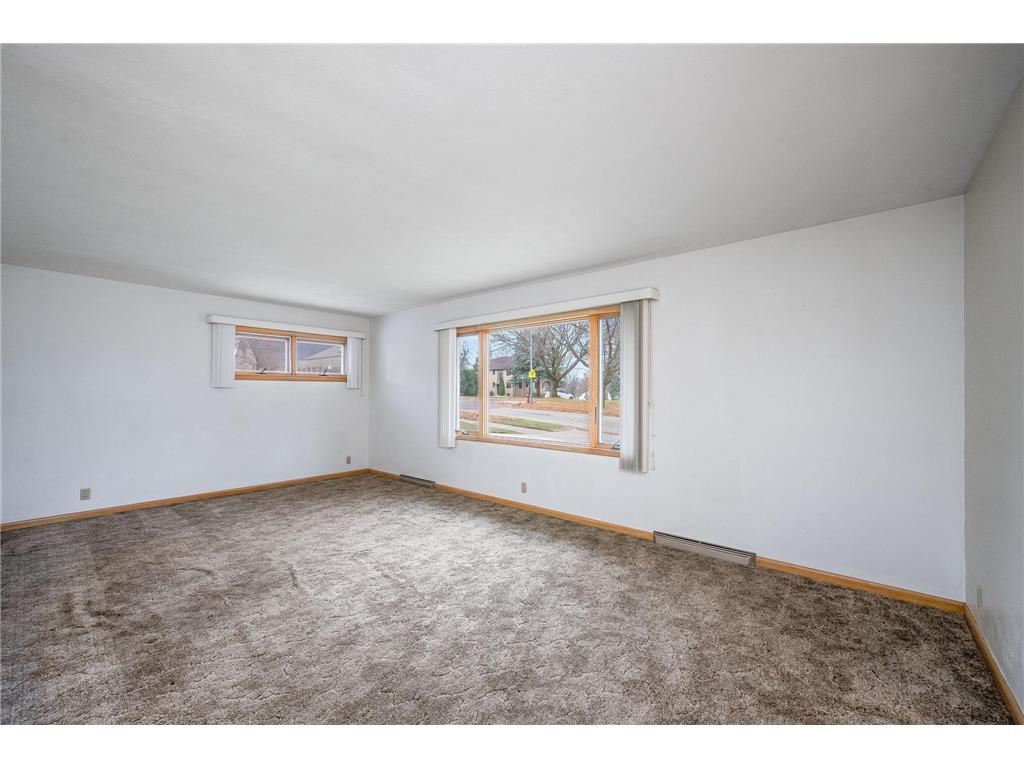 847 S Hampton Street Fairmont MN 56031 6820176 image4