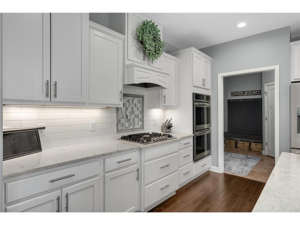 8476 200th Street W Lakeville MN 55044 7079338 image18