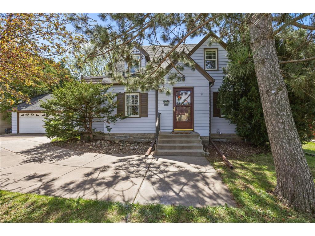 848 Larpenteur Avenue W Saint Paul MN 55113 7061712 image1