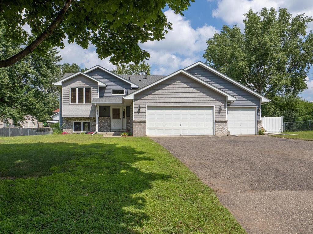 8482 Magnolia Street NW Coon Rapids MN 55433 6768903 image1
