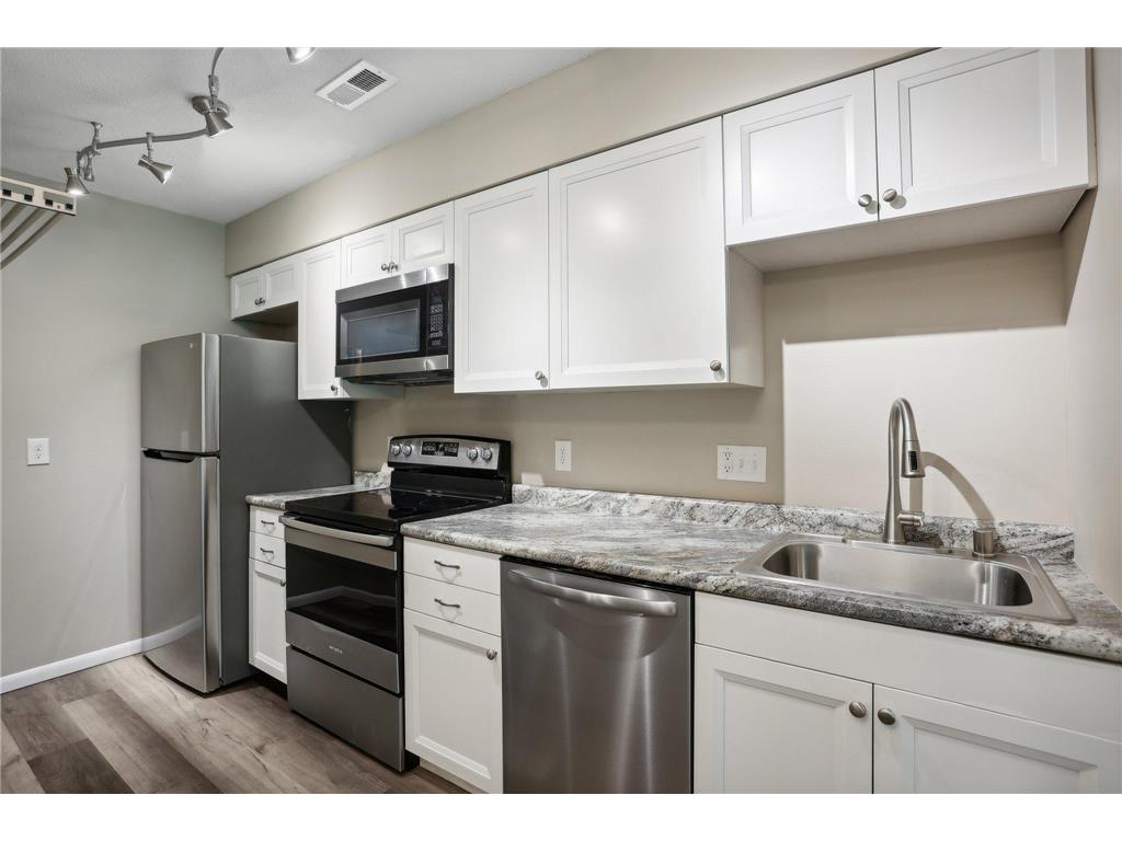 849 Woodgate Drive Vadnais Heights MN 55127 6583934 image1