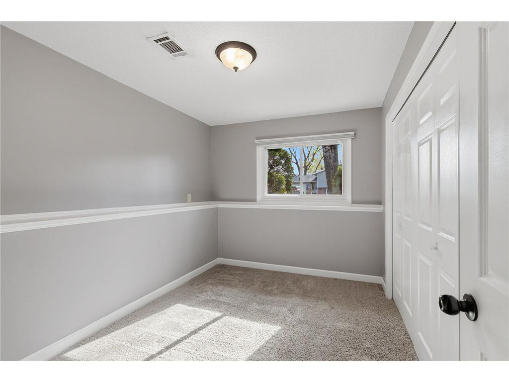 8490 Knollwood Drive Mounds View MN 55112 7061397 image20