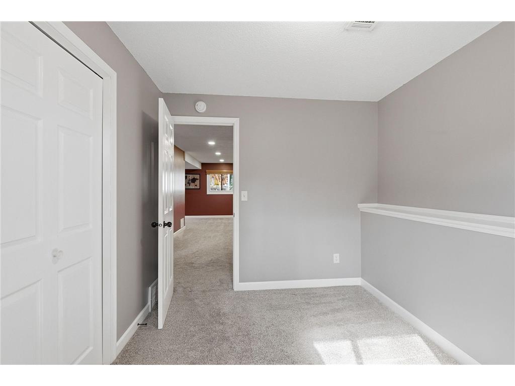 8490 Knollwood Drive Mounds View MN 55112 7061397 image21