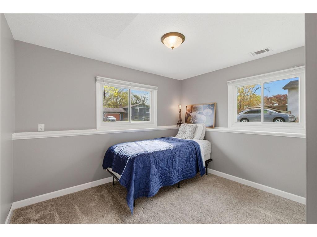 8490 Knollwood Drive Mounds View MN 55112 7061397 image22