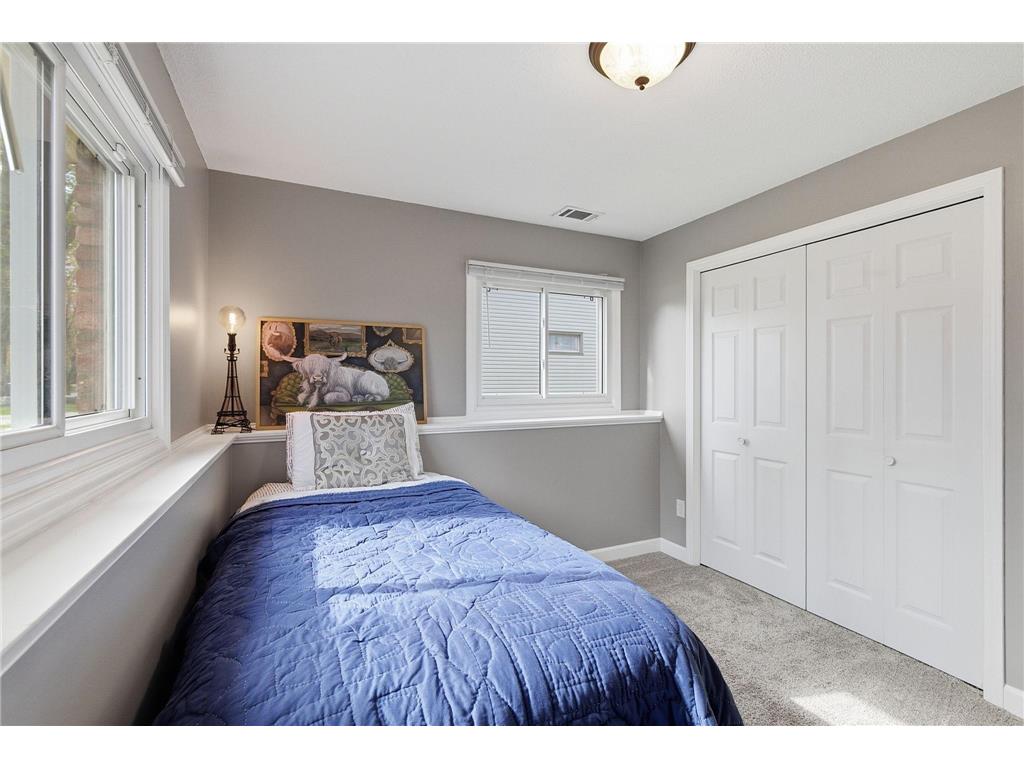8490 Knollwood Drive Mounds View MN 55112 7061397 image23