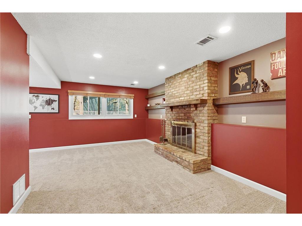 8490 Knollwood Drive Mounds View MN 55112 7061397 image25