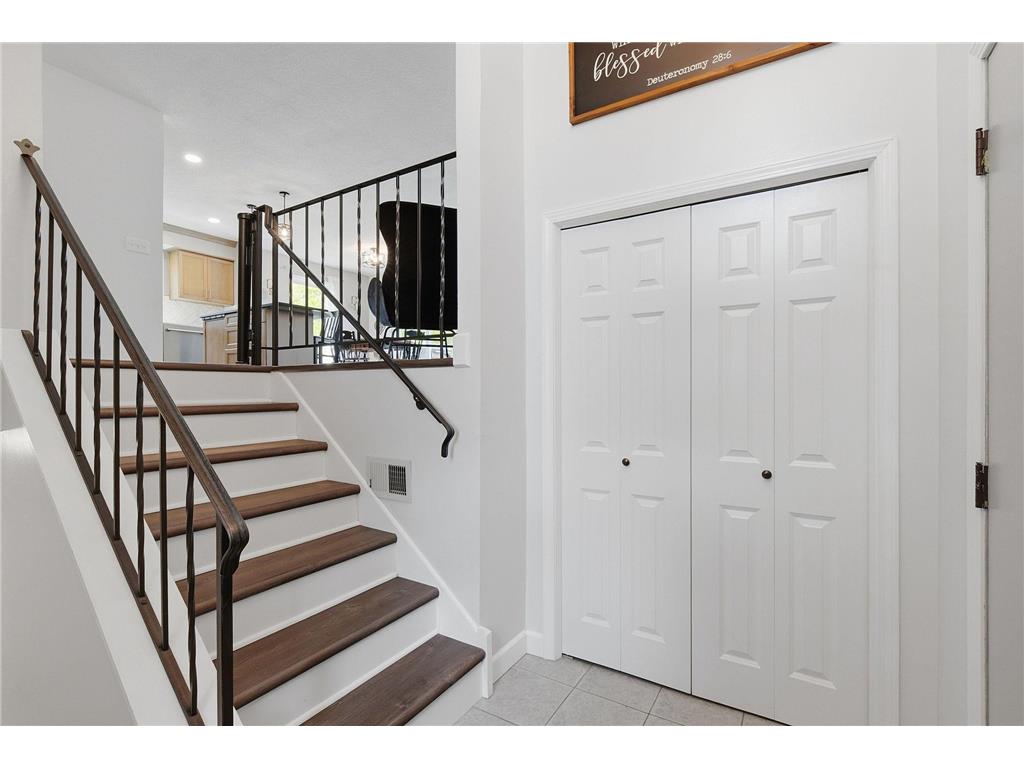 8490 Knollwood Drive Mounds View MN 55112 7061397 image29