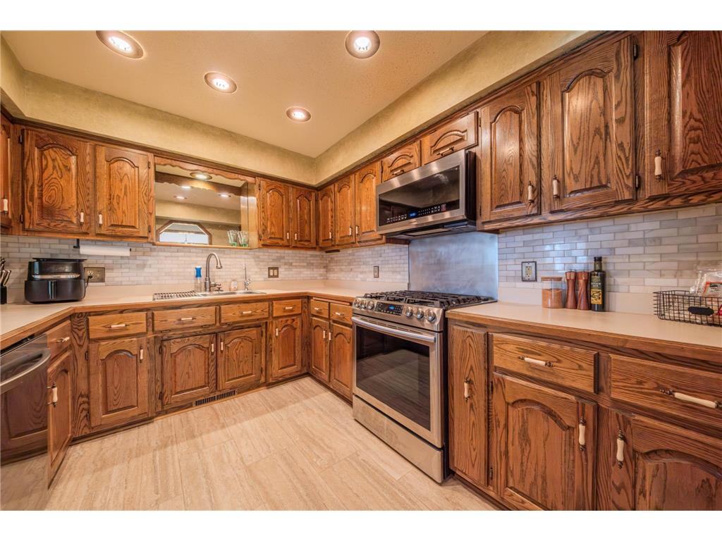 85 121st Avenue NW Coon Rapids MN 55448 7007621 image13