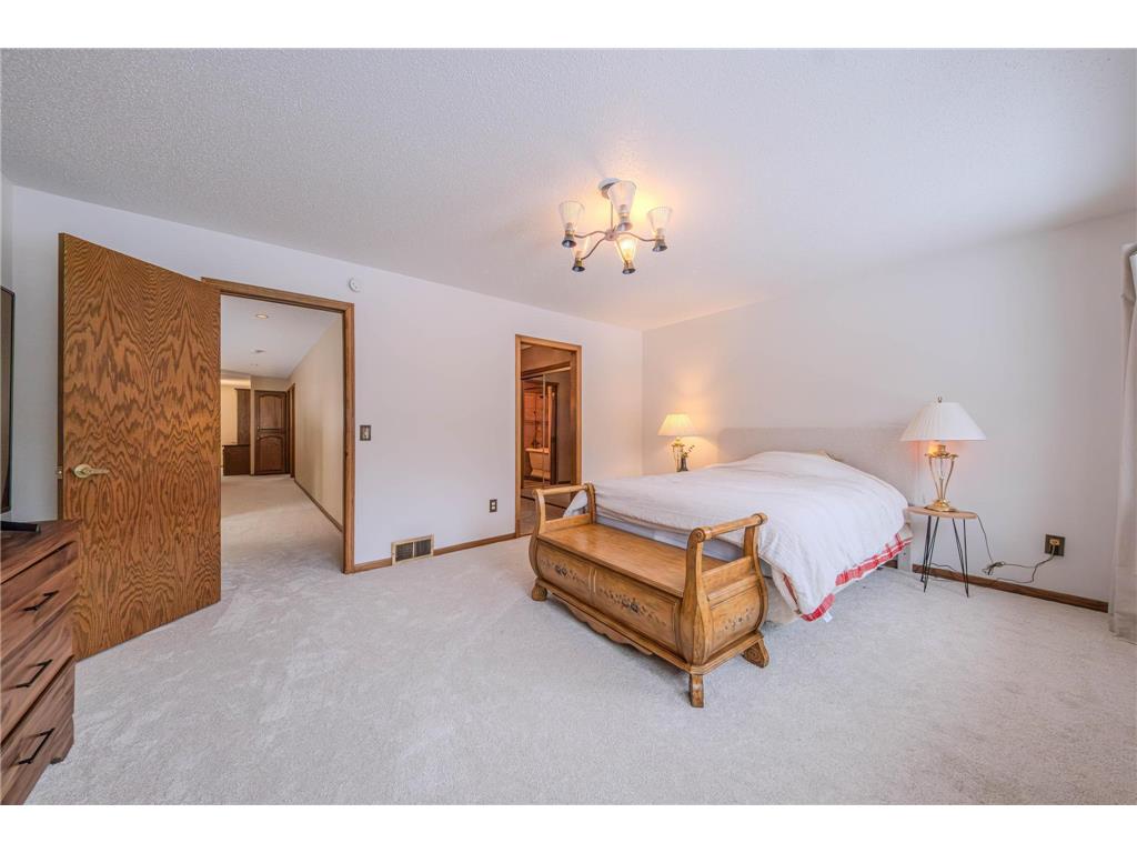 85 121st Avenue NW Coon Rapids MN 55448 7007621 image28