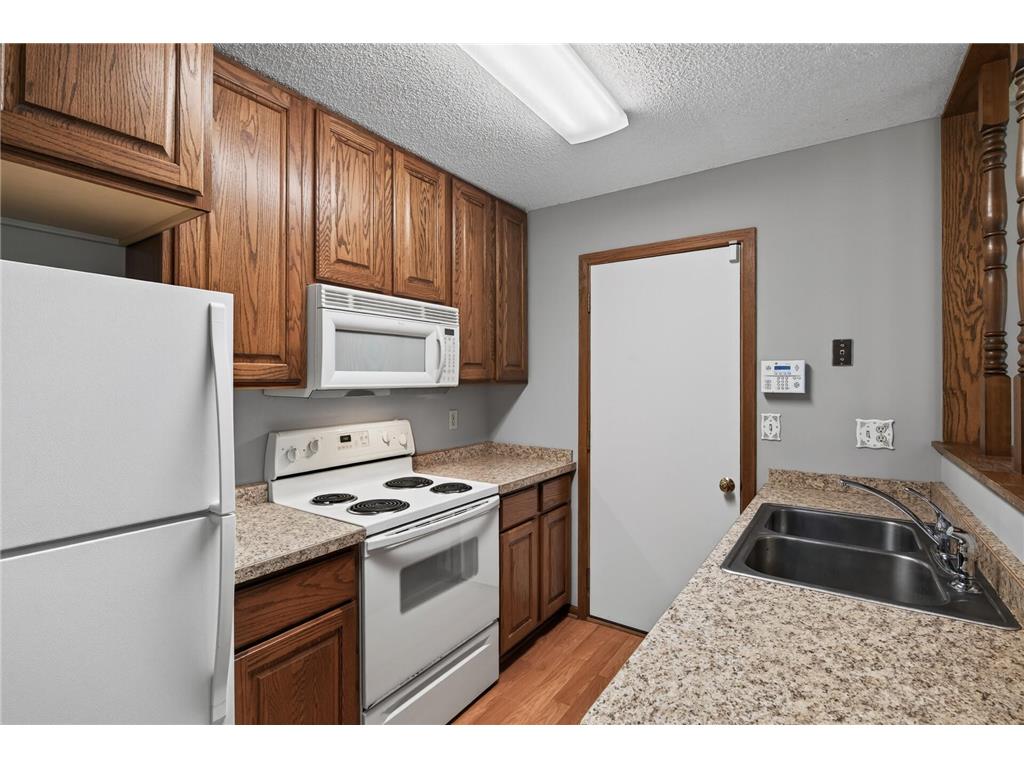 8500 S Maplebrook Circle Brooklyn Park MN 55445 7098747 image12