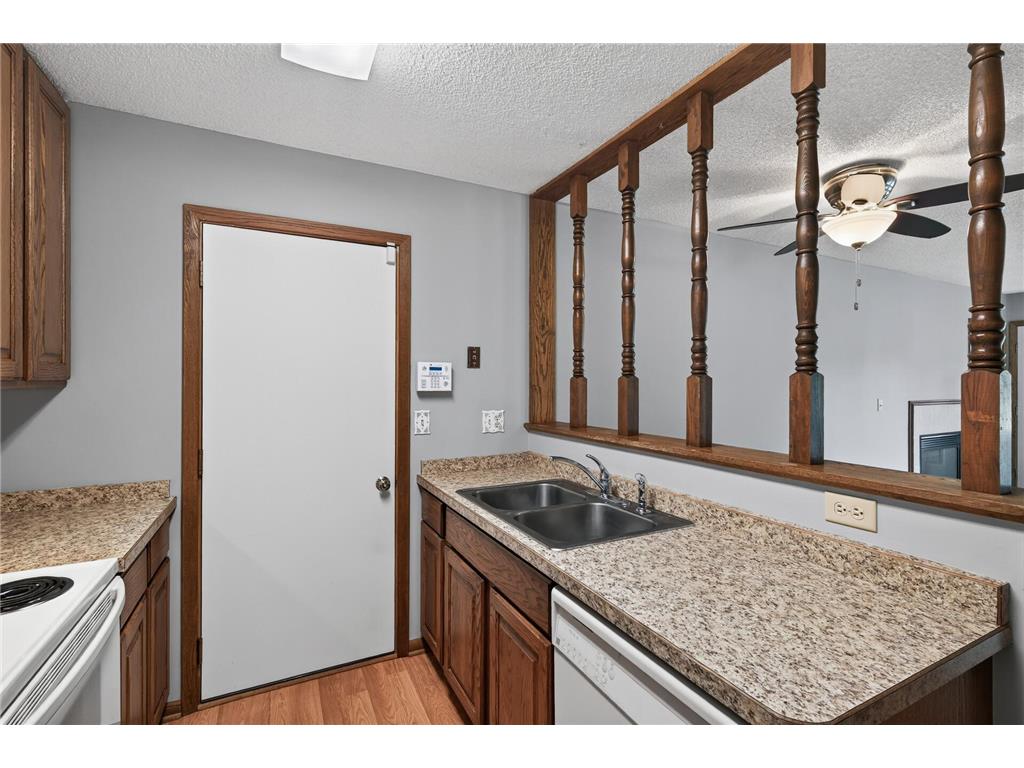 8500 S Maplebrook Circle Brooklyn Park MN 55445 7098747 image13